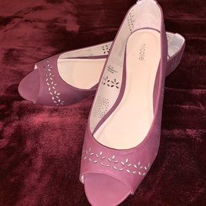 Nicole brand flats